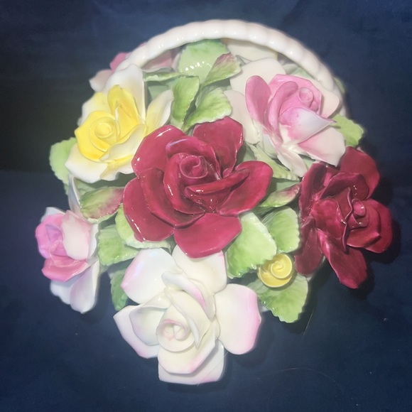 John Aynsley fine bone china, England.  Good condition.  Approx 10”Wx 6”Dx 5”H - Picture 4 of 5